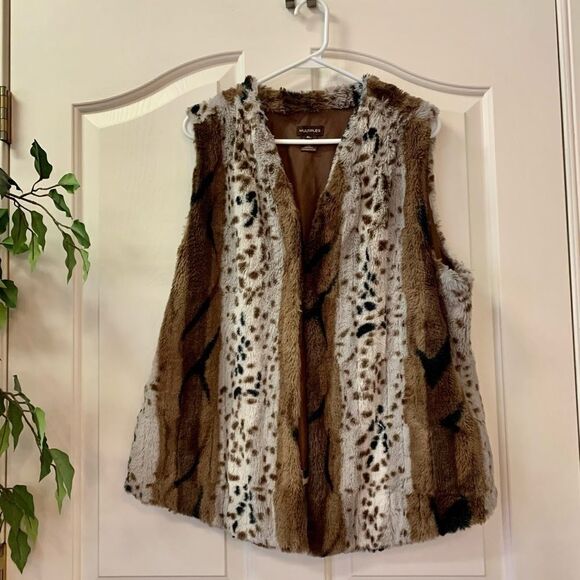 Multiples Vest  - Picture 8 of 12